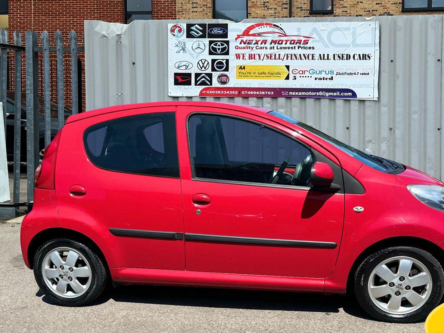 Peugeot 107 1.0 12V Urban Hatchback 5dr Petrol 2 Tronic Euro 4 (68 ps)