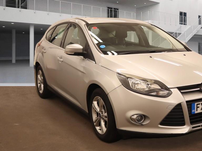 Ford Focus 1.6 Zetec Hatchback 5dr Petrol Powershift Euro 5 (125 ps)