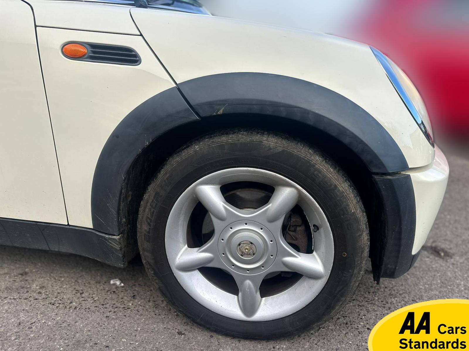 MINI Hatch 1.6 One Hatchback 3dr Petrol CVT Euro 4 (90 bhp)