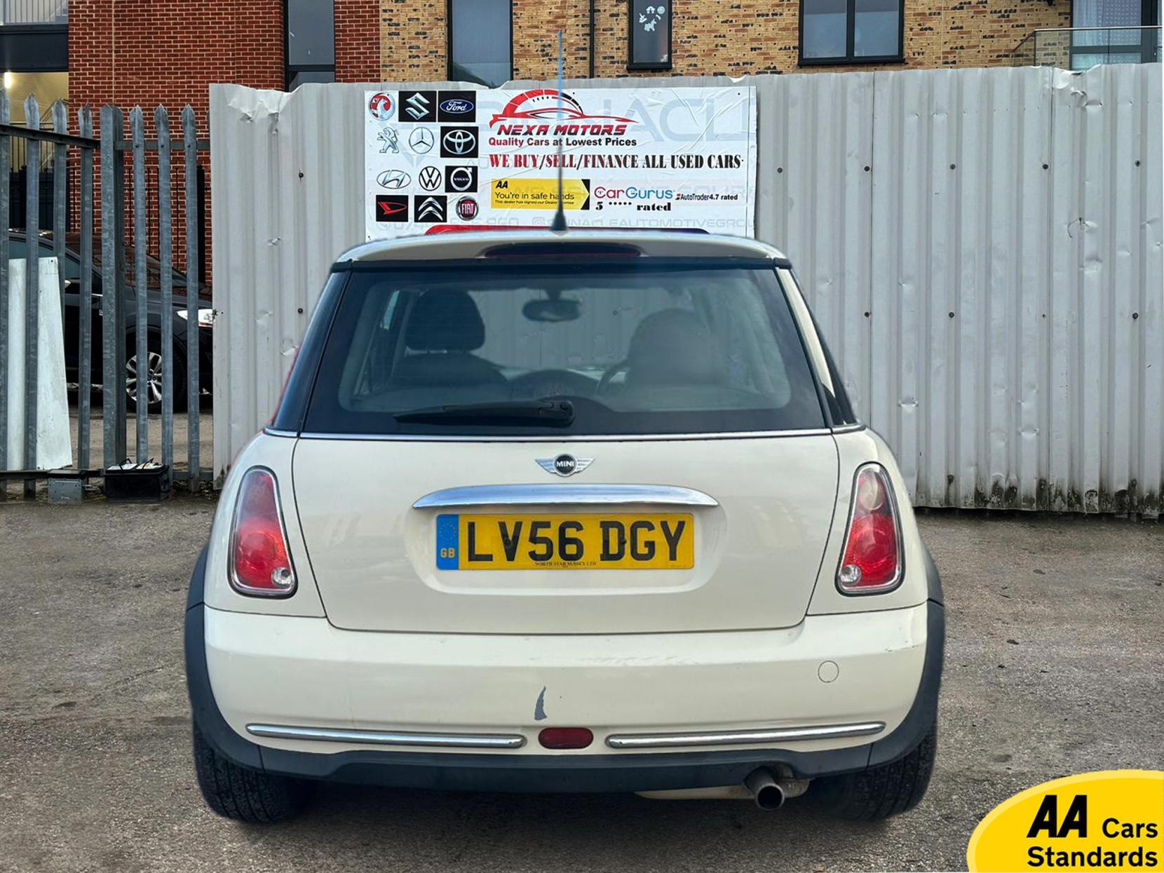 MINI Hatch 1.6 One Hatchback 3dr Petrol CVT Euro 4 (90 bhp)