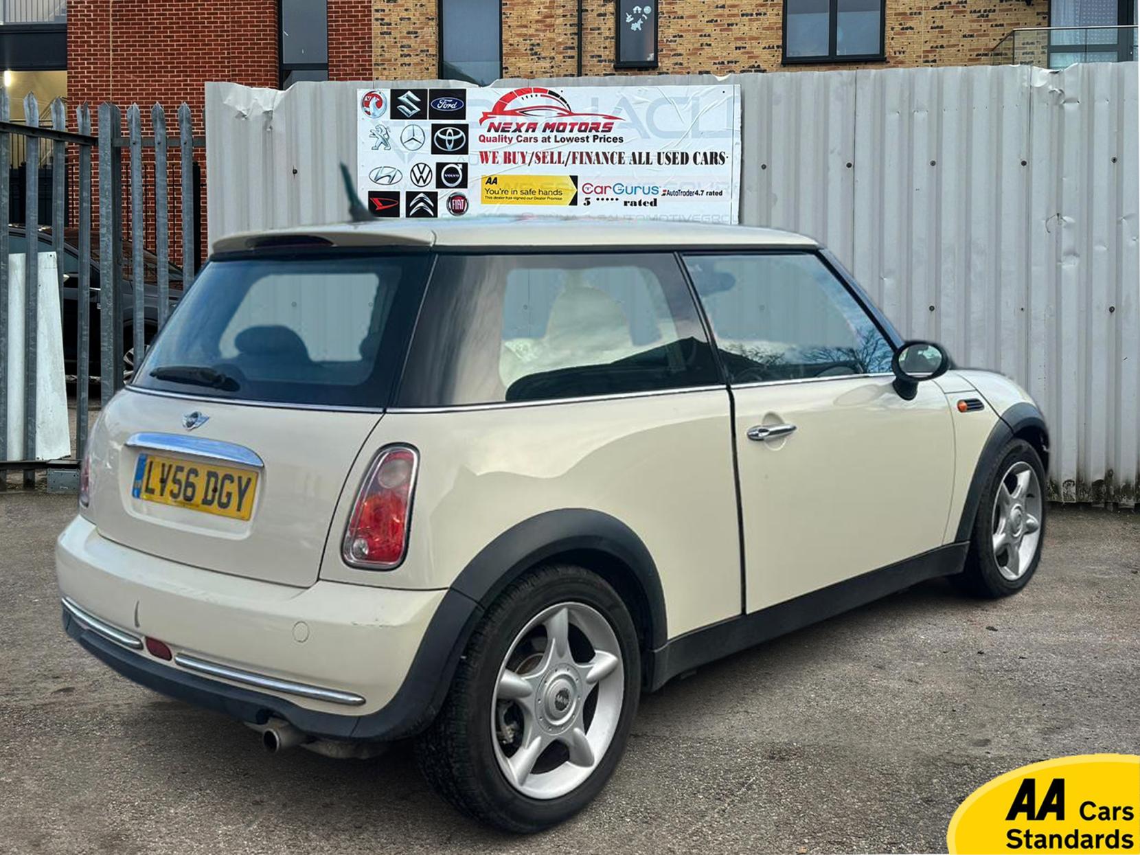 MINI Hatch 1.6 One Hatchback 3dr Petrol CVT Euro 4 (90 bhp)