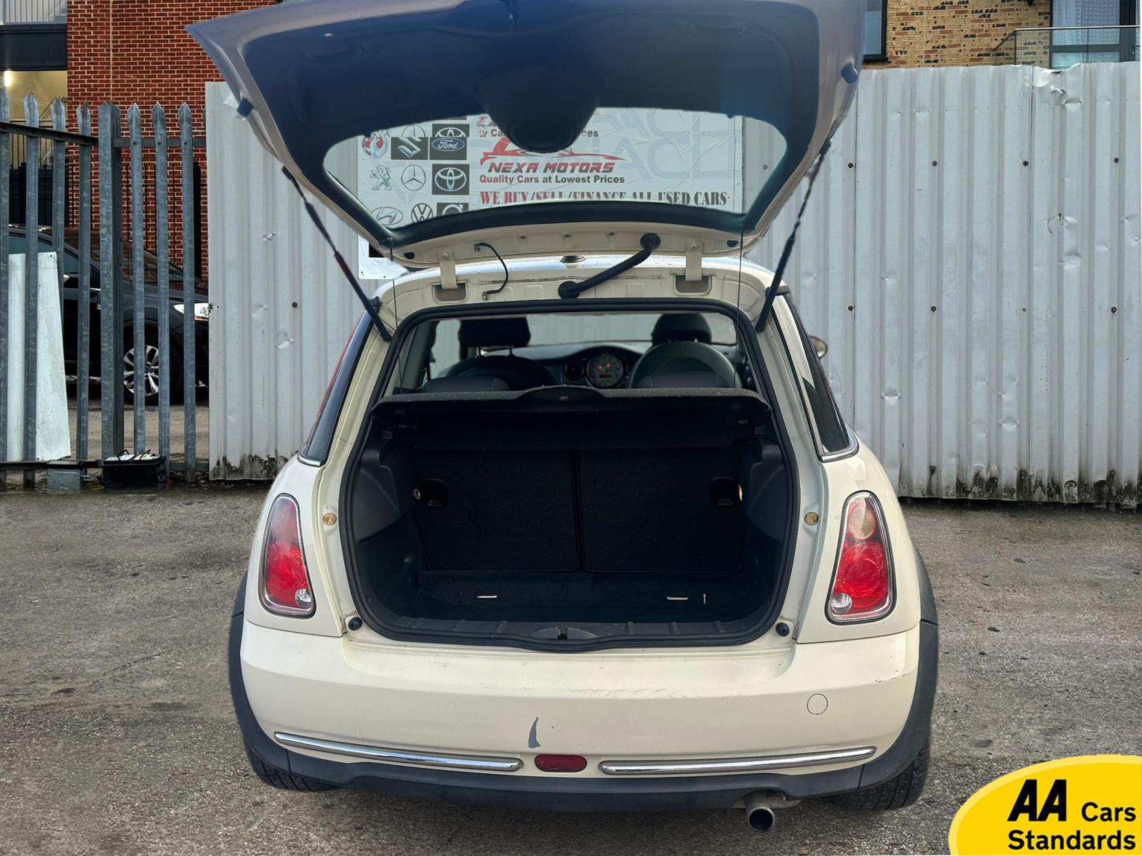 MINI Hatch 1.6 One Hatchback 3dr Petrol CVT Euro 4 (90 bhp)