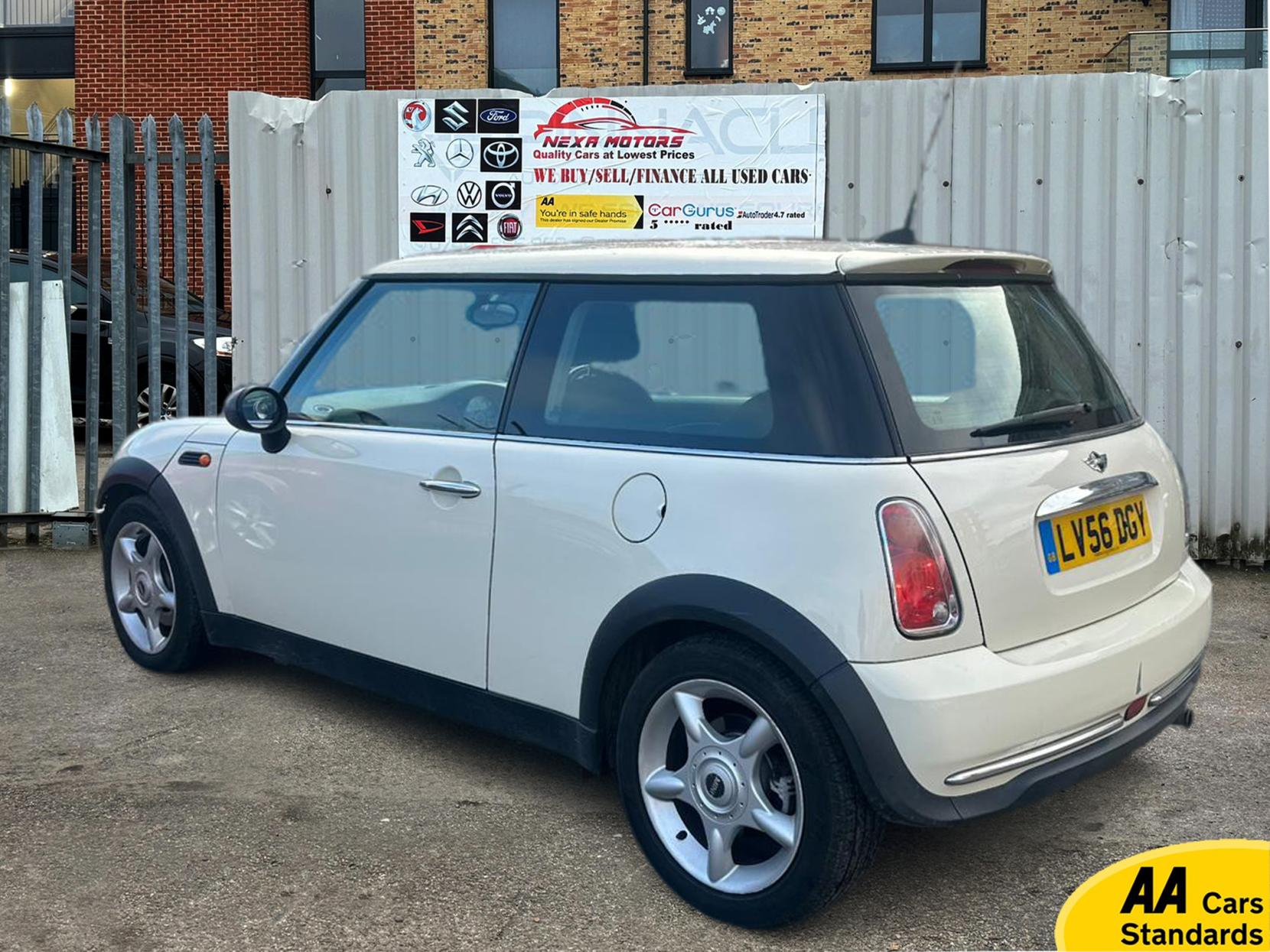MINI Hatch 1.6 One Hatchback 3dr Petrol CVT Euro 4 (90 bhp)