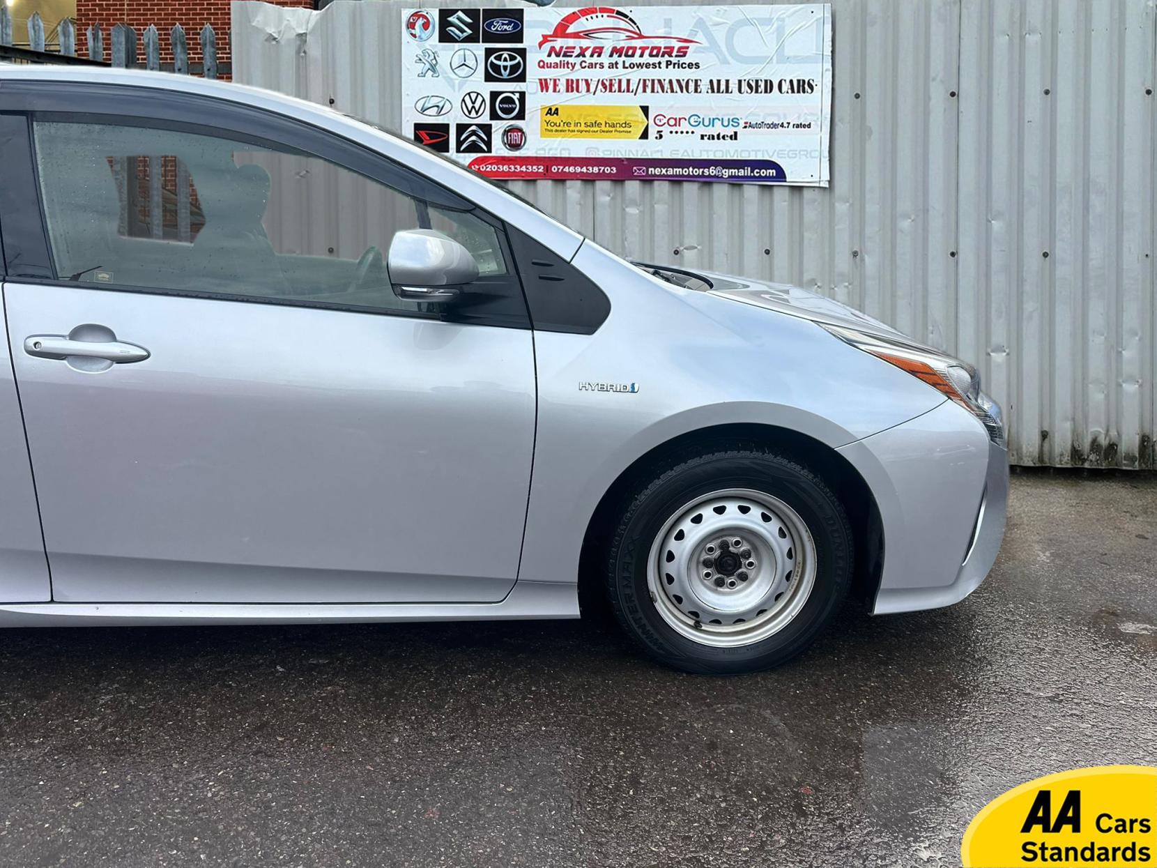 Toyota Prius 1.8 Business Edition Plus Hatchback (2015 - 2019)