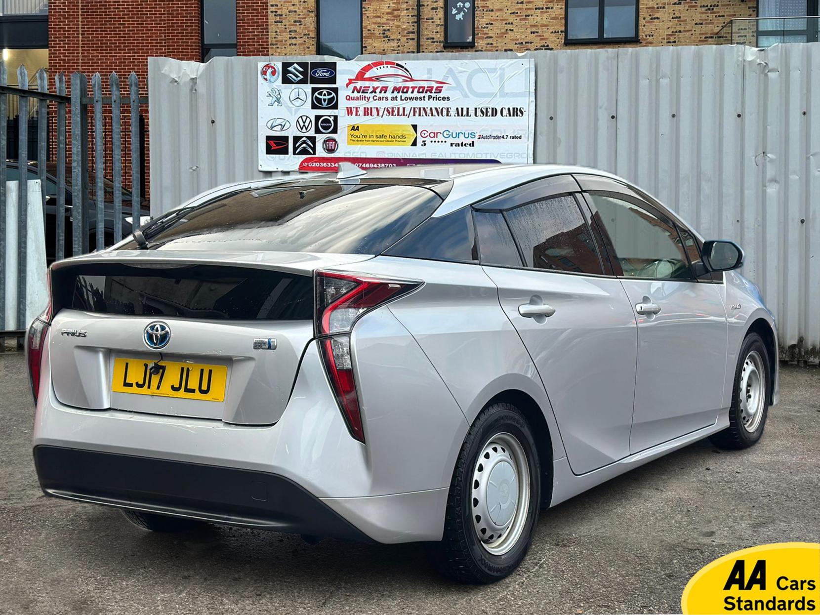 Toyota Prius 1.8 Business Edition Plus Hatchback (2015 - 2019)