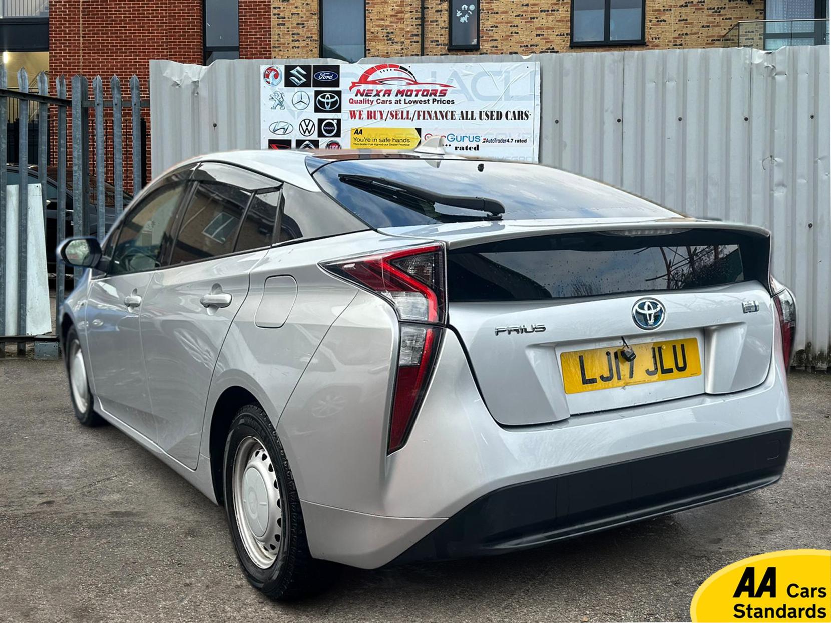 Toyota Prius 1.8 Business Edition Plus Hatchback (2015 - 2019)