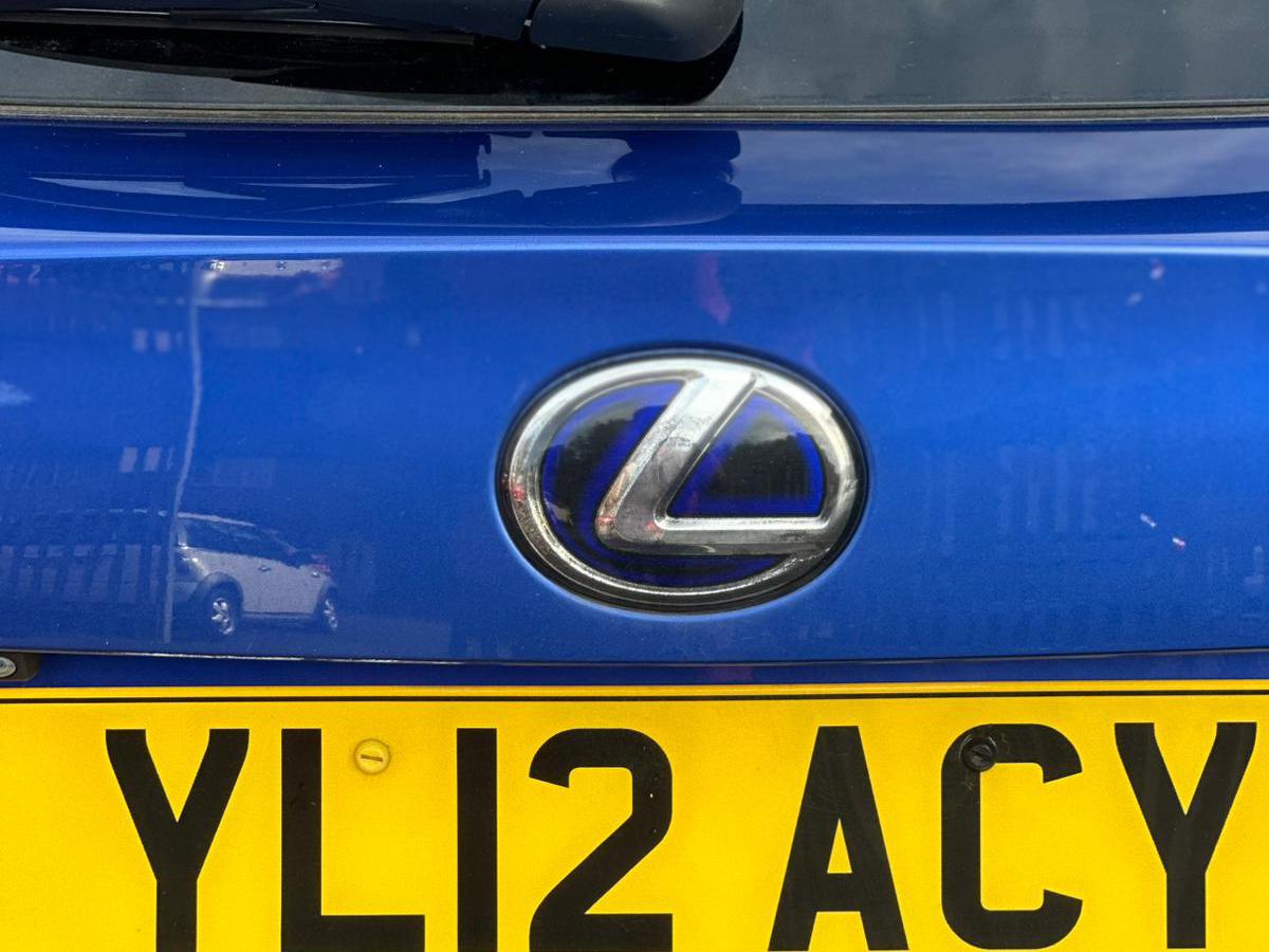 Lexus CT 1.8 200h SE-L Hatchback 5dr Petrol Hybrid CVT Euro 5 (s/s) (136 ps)