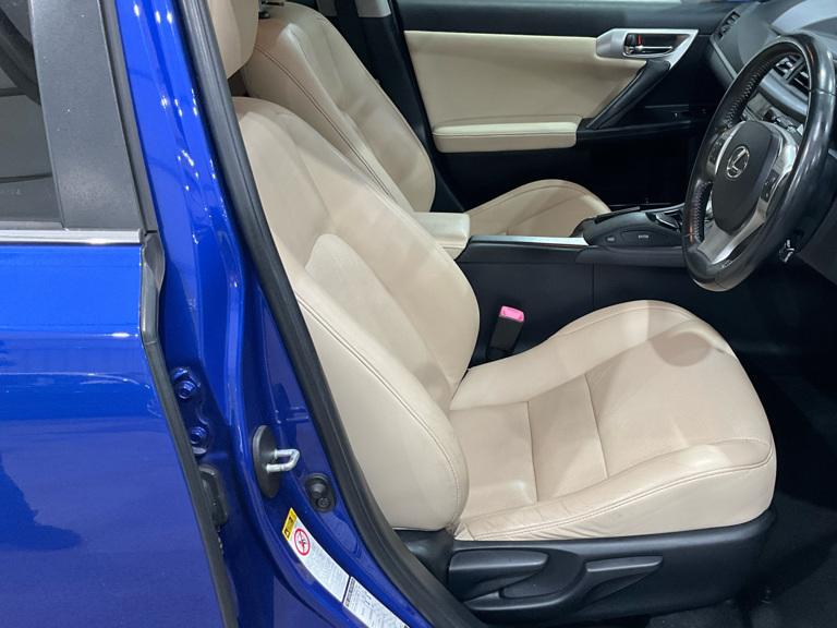 Lexus CT 1.8 200h SE-L Hatchback 5dr Petrol Hybrid CVT Euro 5 (s/s) (136 ps)
