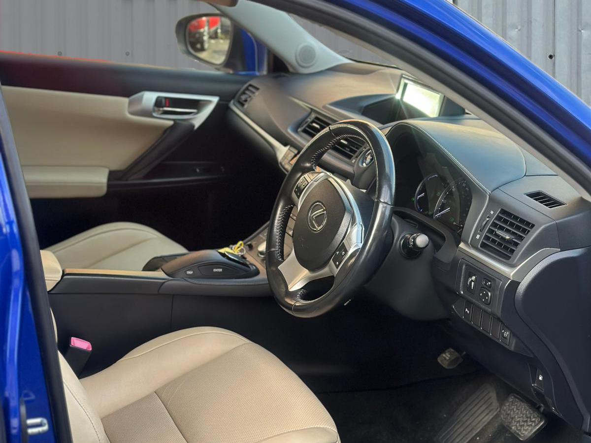 Lexus CT 1.8 200h SE-L Hatchback 5dr Petrol Hybrid CVT Euro 5 (s/s) (136 ps)