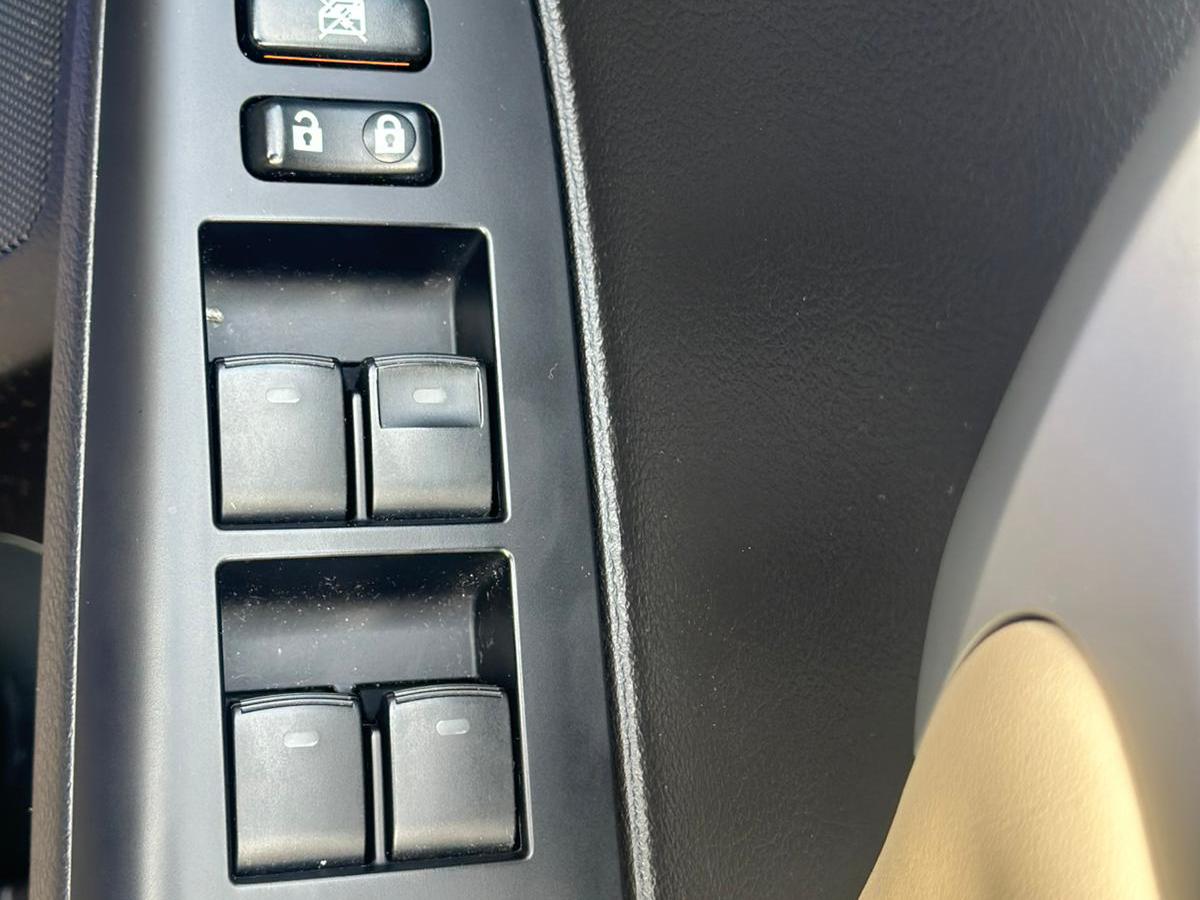 Lexus CT 1.8 200h SE-L Hatchback 5dr Petrol Hybrid CVT Euro 5 (s/s) (136 ps)