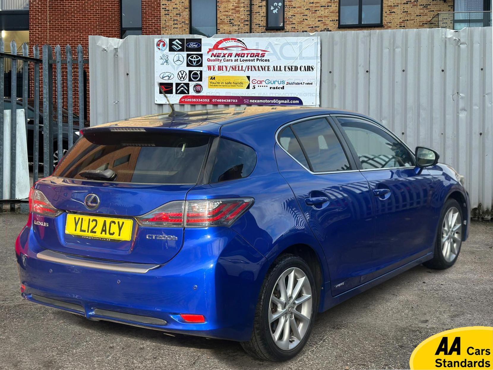Lexus CT 1.8 200h SE-L Hatchback 5dr Petrol Hybrid CVT Euro 5 (s/s) (136 ps)