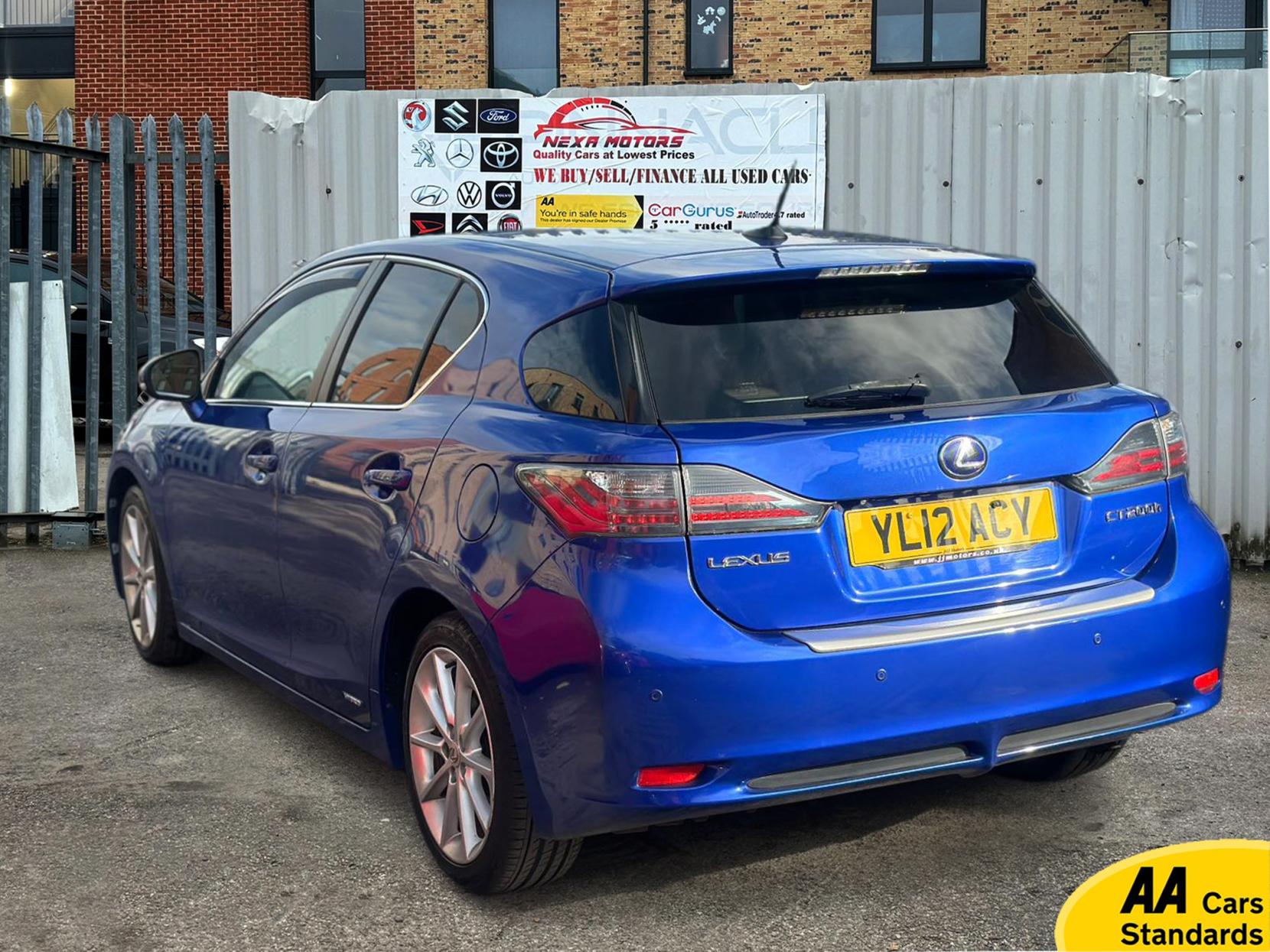 Lexus CT 1.8 200h SE-L Hatchback 5dr Petrol Hybrid CVT Euro 5 (s/s) (136 ps)