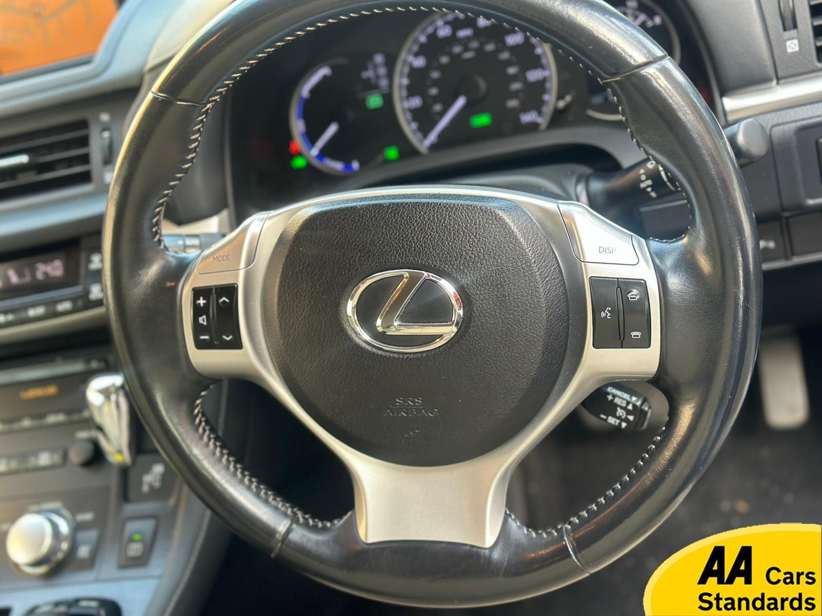 Lexus CT 1.8 200h SE-L Hatchback 5dr Petrol Hybrid CVT Euro 5 (s/s) (136 ps)