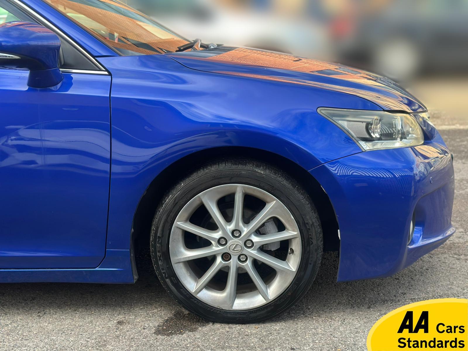 Lexus CT 1.8 200h SE-L Hatchback 5dr Petrol Hybrid CVT Euro 5 (s/s) (136 ps)