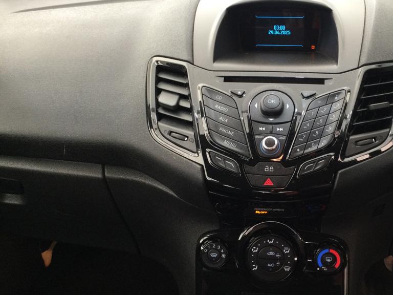 Ford Fiesta 1.25 Zetec Hatchback 3dr Petrol Manual Euro 5 (82 ps)