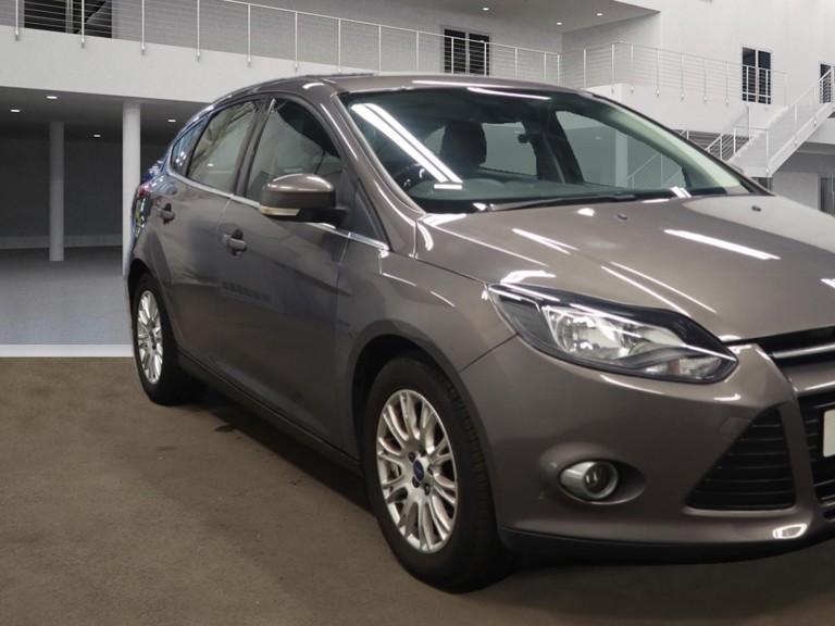 Ford Focus 1.6 Titanium Hatchback 5dr Petrol Powershift Euro 5 (125 ps)