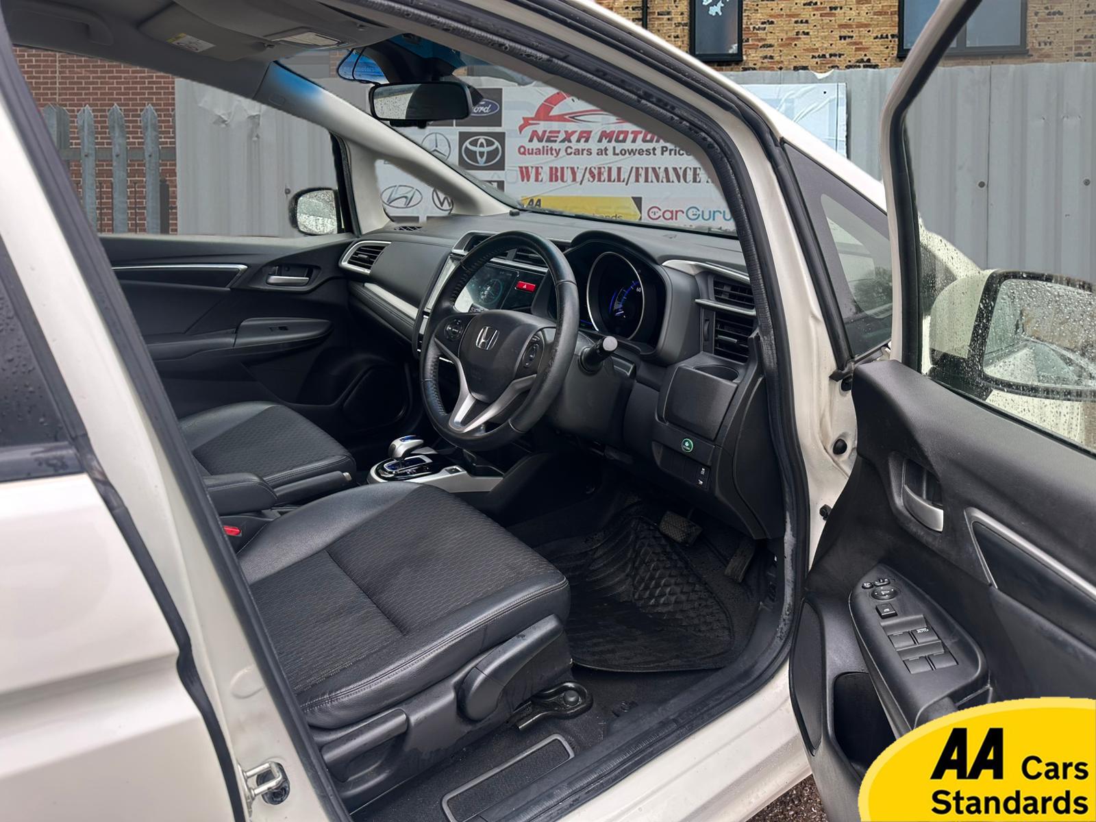 Honda Jazz  1.5 i-VTEC ES Plus Hatchback 5dr Petrol CVT Euro 5 (99 ps) 1.5 H IMA 5dr Petrol Hybrid 2014 