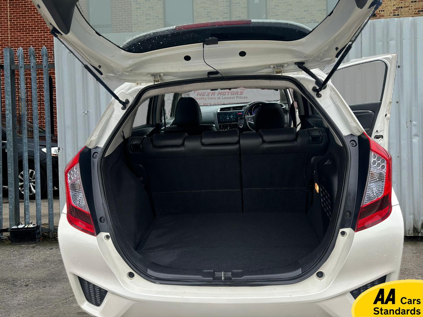 Honda Jazz  1.5 i-VTEC ES Plus Hatchback 5dr Petrol CVT Euro 5 (99 ps) 1.5 H IMA 5dr Petrol Hybrid 2014 