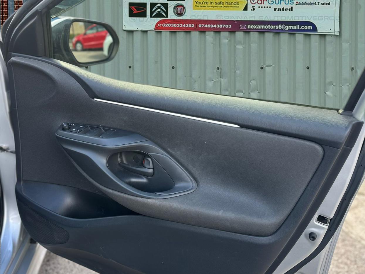 Toyota Yaris 1.5 VVT-h Design Hatchback 5dr Petrol Hybrid E-CVT Euro 6 (s/s) (116 ps)