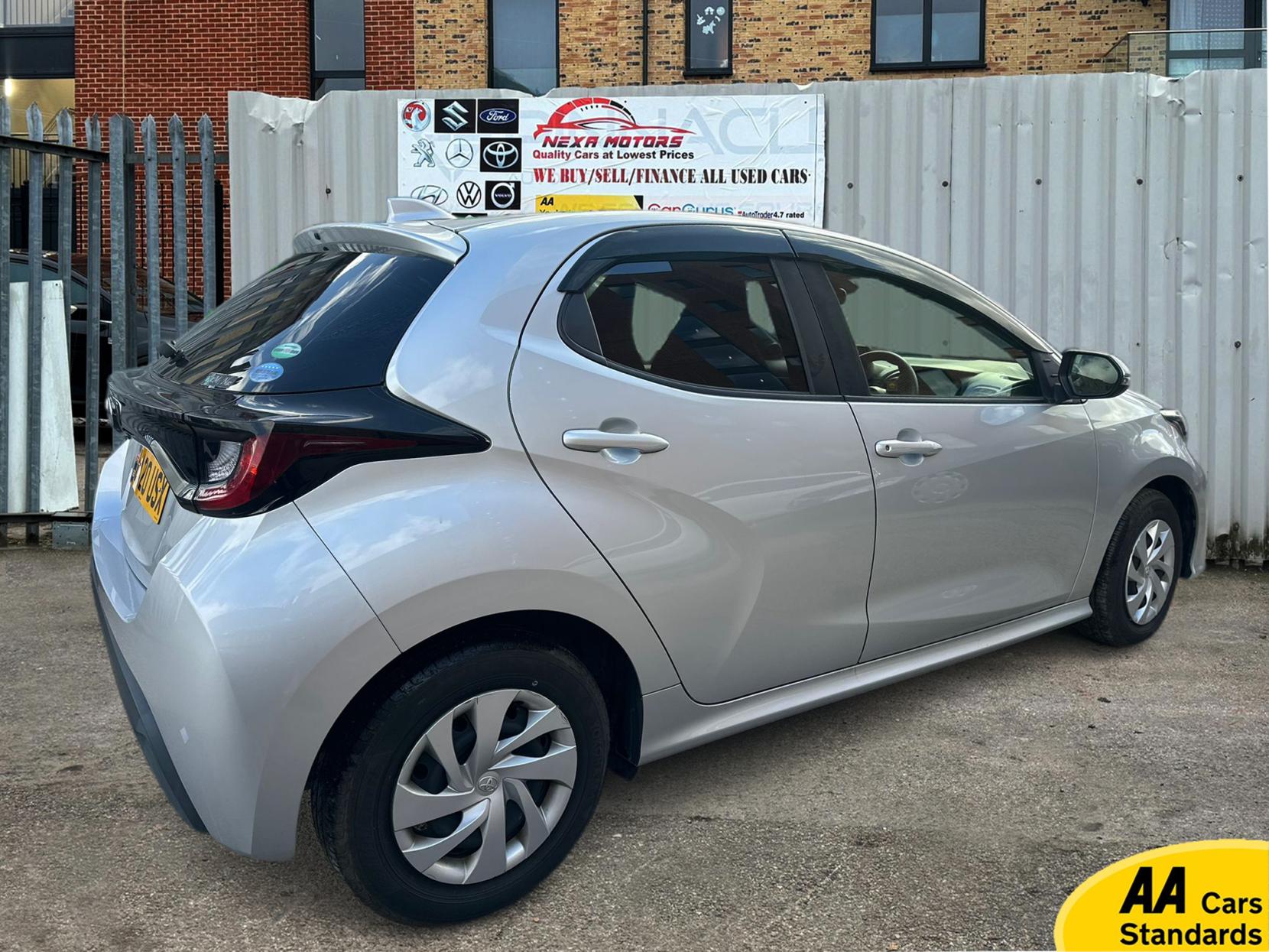 Toyota Yaris 1.5 VVT-h Design Hatchback 5dr Petrol Hybrid E-CVT Euro 6 (s/s) (116 ps)