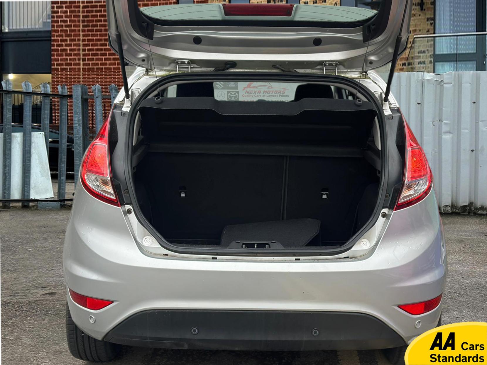 Ford Fiesta 1.6 Titanium Hatchback 5dr Petrol Powershift Euro 5 (105 ps)