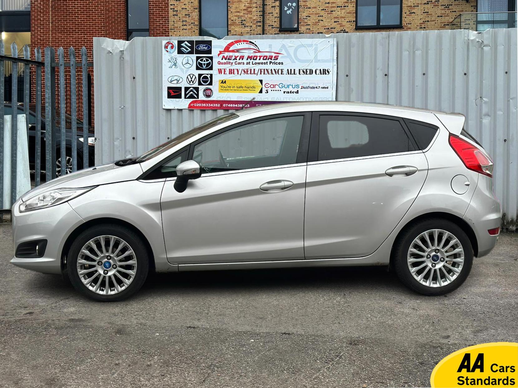 Ford Fiesta 1.6 Titanium Hatchback 5dr Petrol Powershift Euro 5 (105 ps)