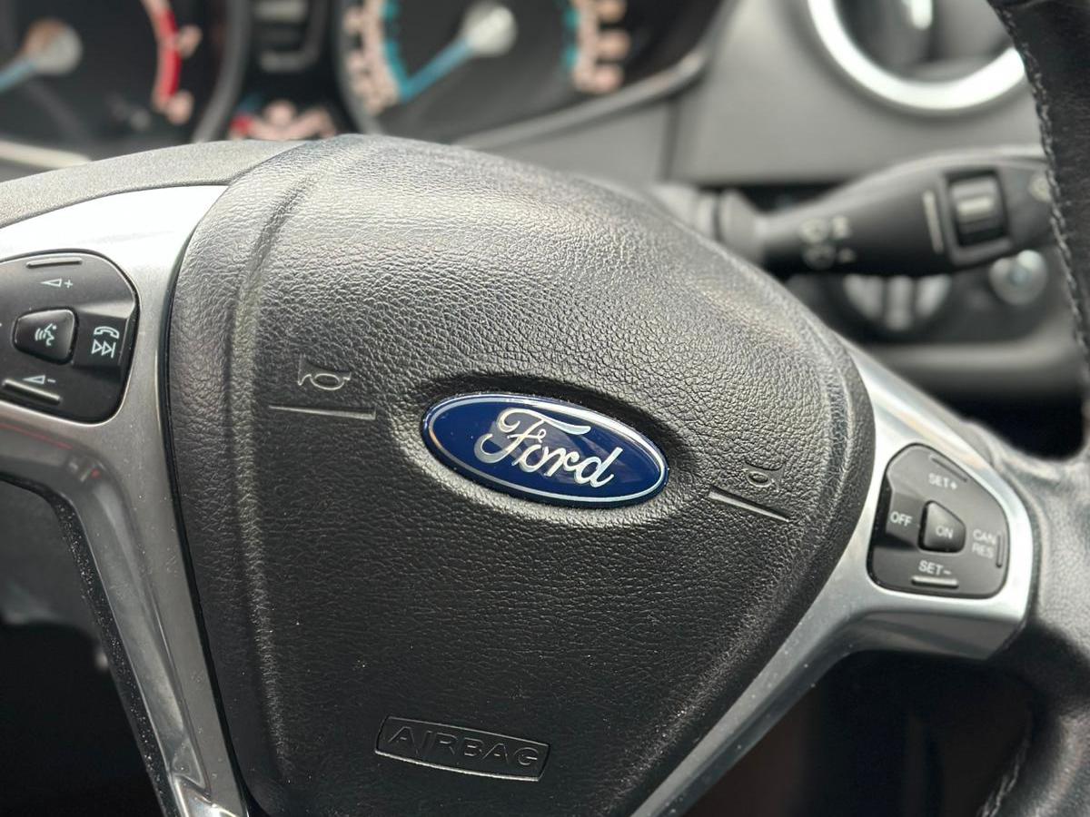 Ford Fiesta 1.6 Titanium Hatchback 5dr Petrol Powershift Euro 5 (105 ps)