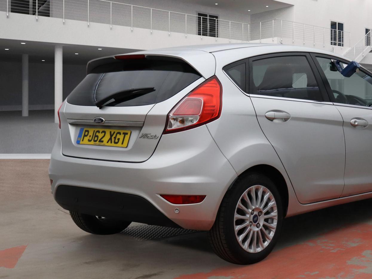 Ford Fiesta 1.6 Titanium Hatchback 5dr Petrol Powershift Euro 5 (105 ps)