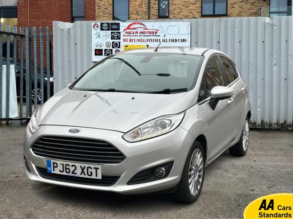 Ford Fiesta 1.6 Titanium Hatchback 5dr Petrol Powershift Euro 5 (105 ps)