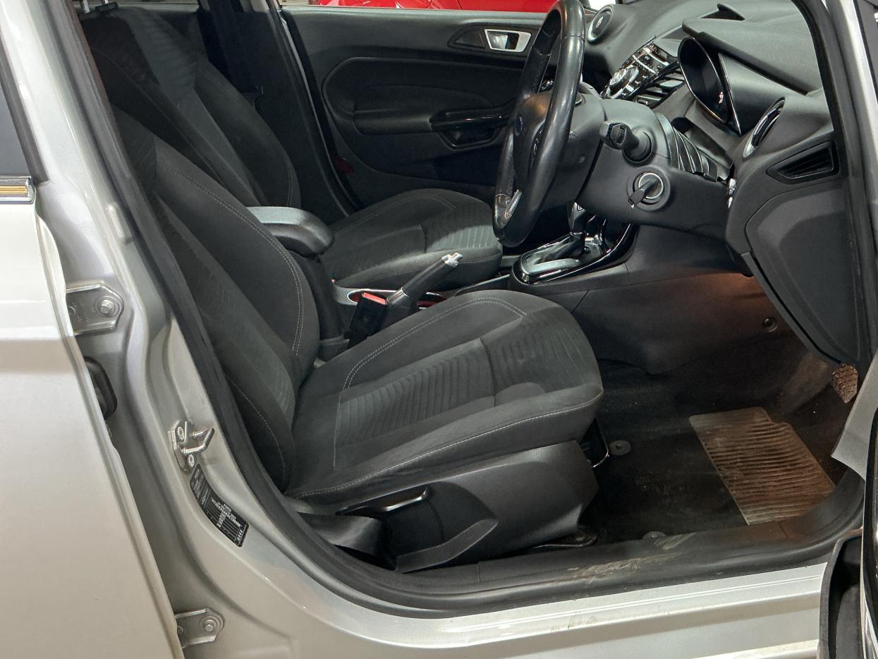 Ford Fiesta 1.6 Titanium Hatchback 5dr Petrol Powershift Euro 5 (105 ps)