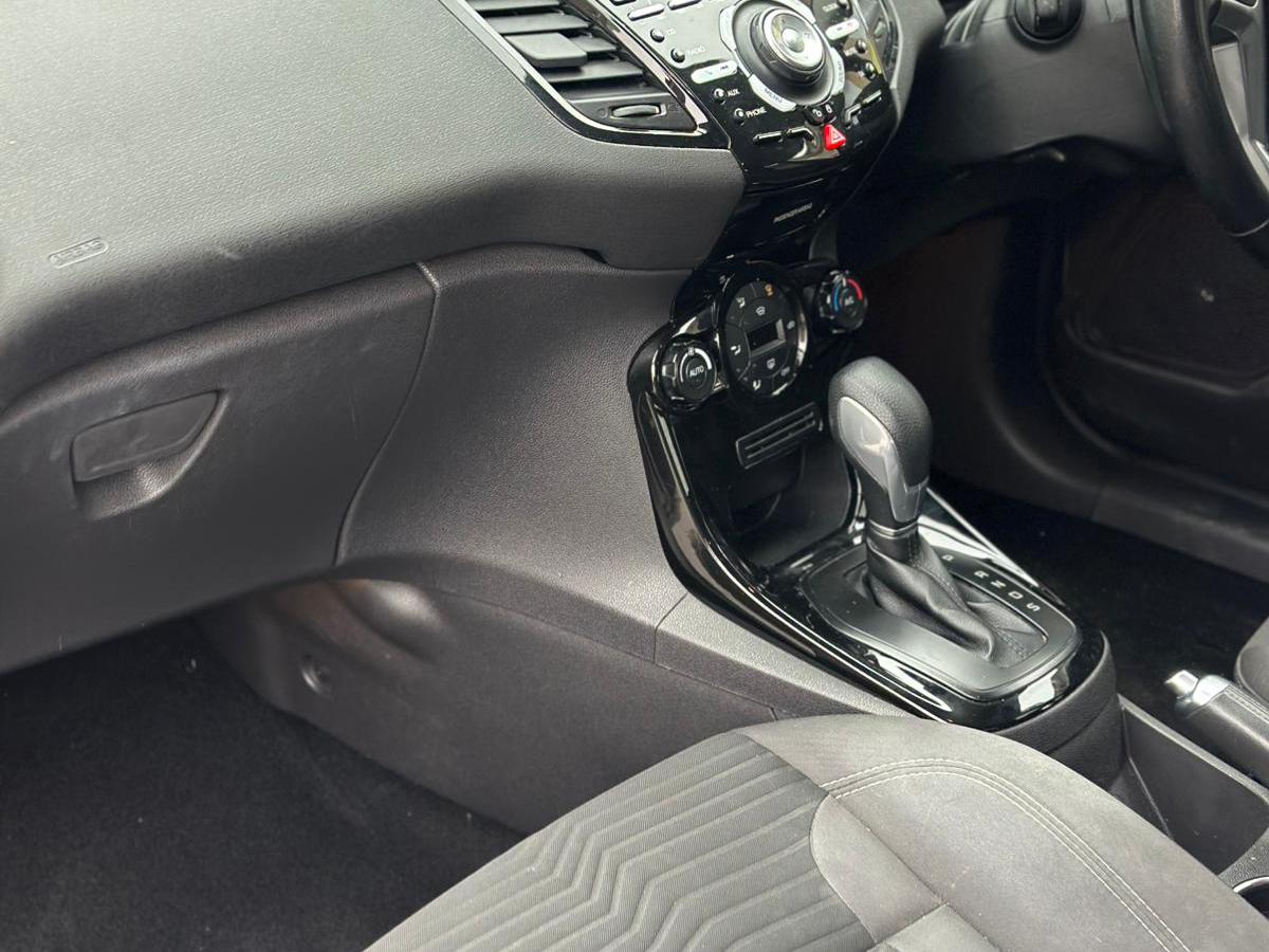 Ford Fiesta 1.6 Titanium Hatchback 5dr Petrol Powershift Euro 5 (105 ps)