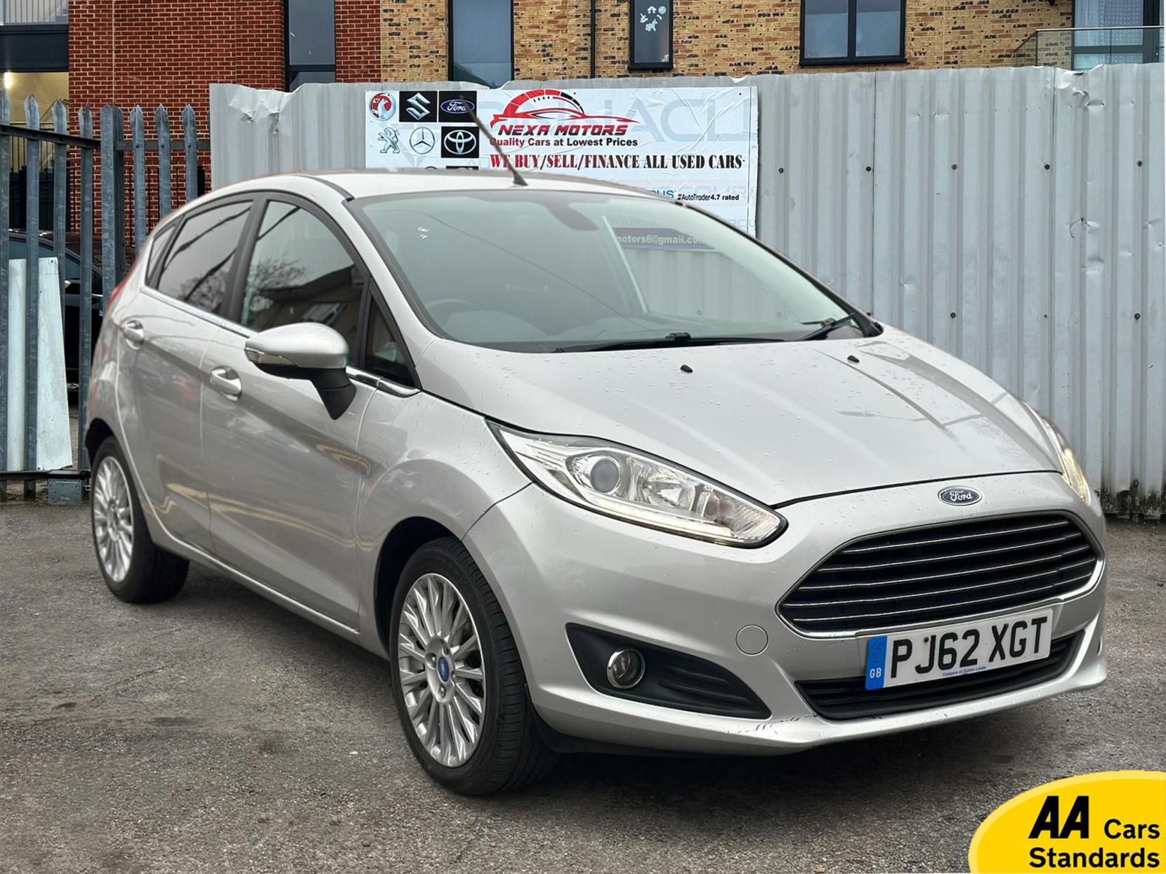 Ford Fiesta 1.6 Titanium Hatchback 5dr Petrol Powershift Euro 5 (105 ps)