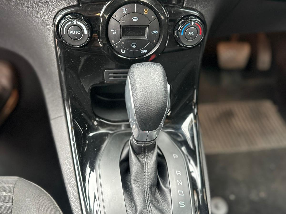 Ford Fiesta 1.6 Titanium Hatchback 5dr Petrol Powershift Euro 5 (105 ps)