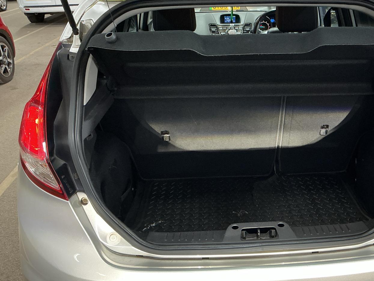 Ford Fiesta 1.6 Titanium Hatchback 5dr Petrol Powershift Euro 5 (105 ps)