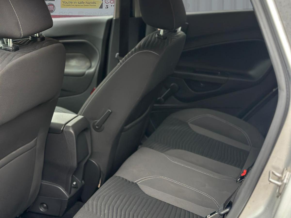 Ford Fiesta 1.6 Titanium Hatchback 5dr Petrol Powershift Euro 5 (105 ps)