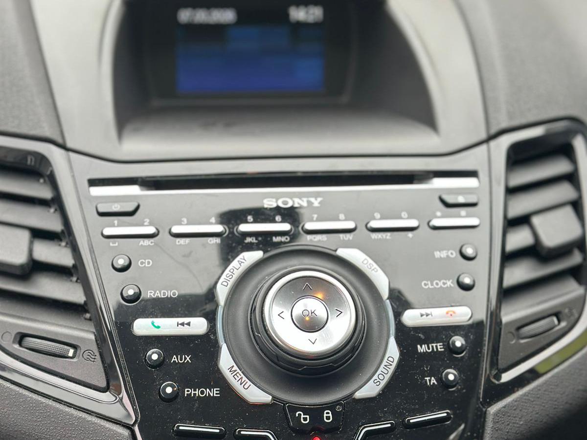 Ford Fiesta 1.6 Titanium Hatchback 5dr Petrol Powershift Euro 5 (105 ps)