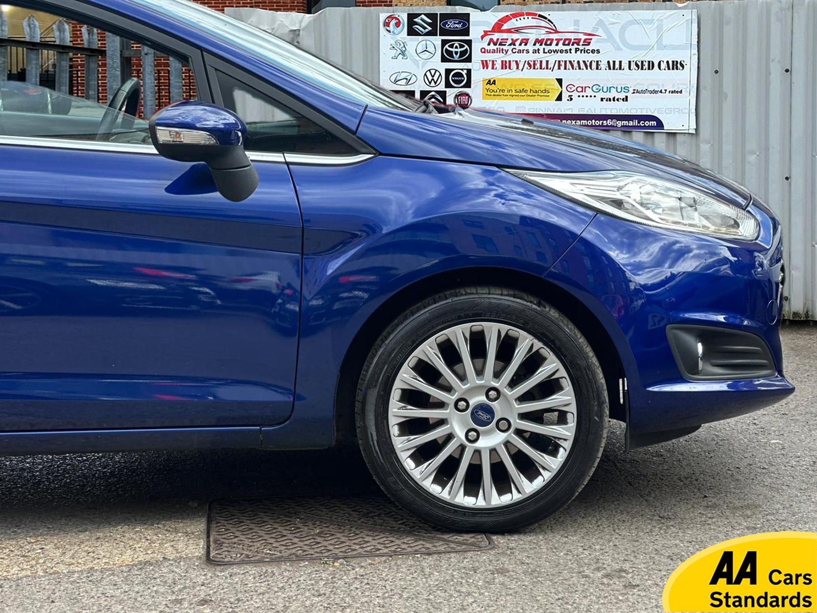 Ford Fiesta 1.6 Titanium Hatchback 5dr Petrol Powershift Euro 5 (105 ps)