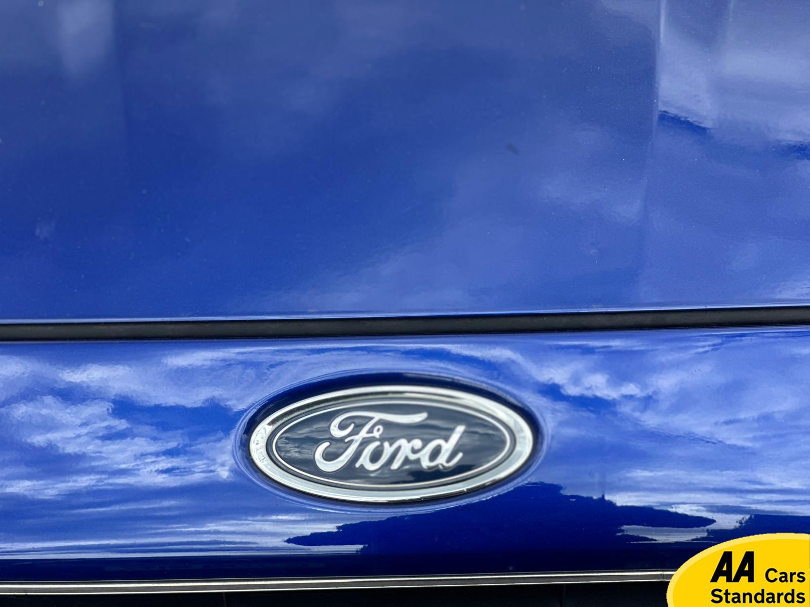 Ford Fiesta 1.6 Titanium Hatchback 5dr Petrol Powershift Euro 5 (105 ps)