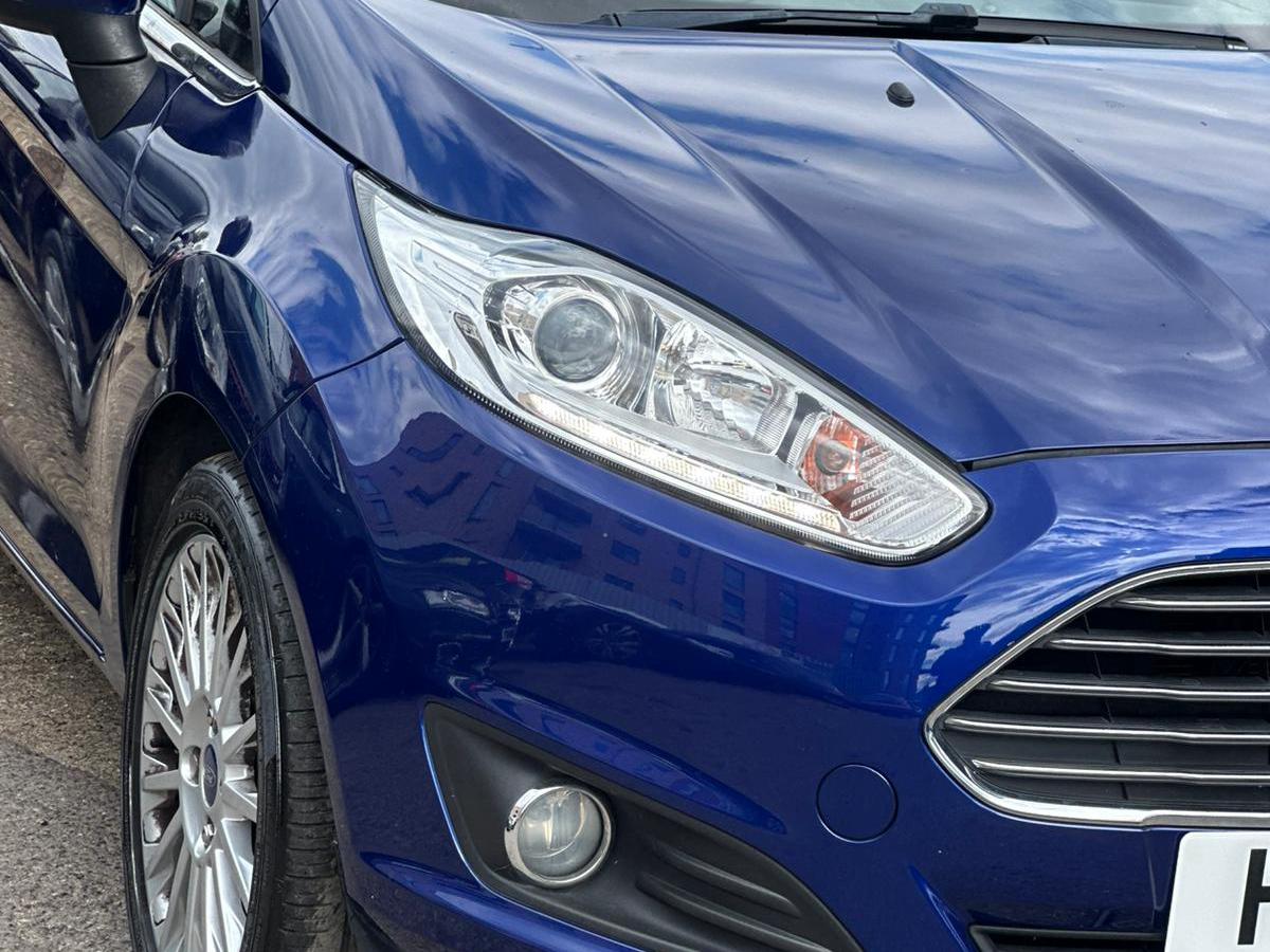Ford Fiesta 1.6 Titanium Hatchback 5dr Petrol Powershift Euro 5 (105 ps)
