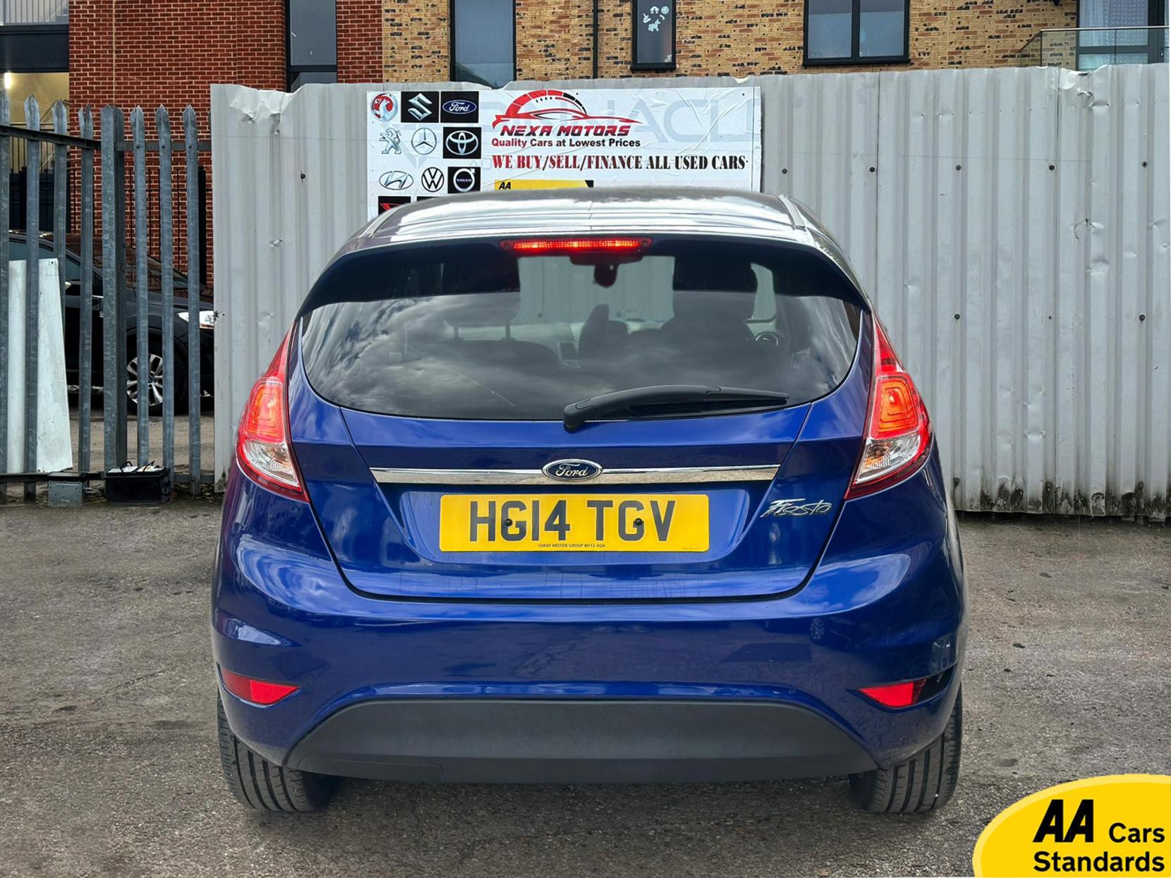 Ford Fiesta 1.6 Titanium Hatchback 5dr Petrol Powershift Euro 5 (105 ps)