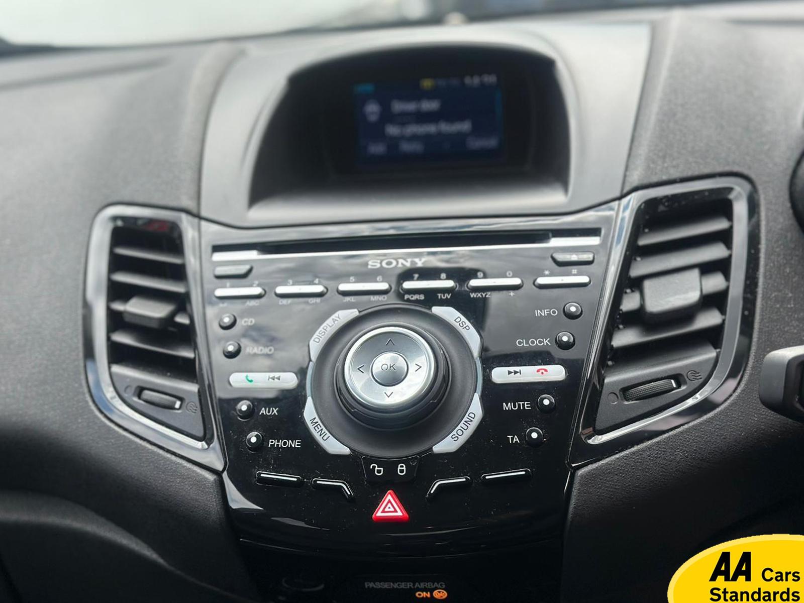 Ford Fiesta 1.6 Titanium Hatchback 5dr Petrol Powershift Euro 5 (105 ps)