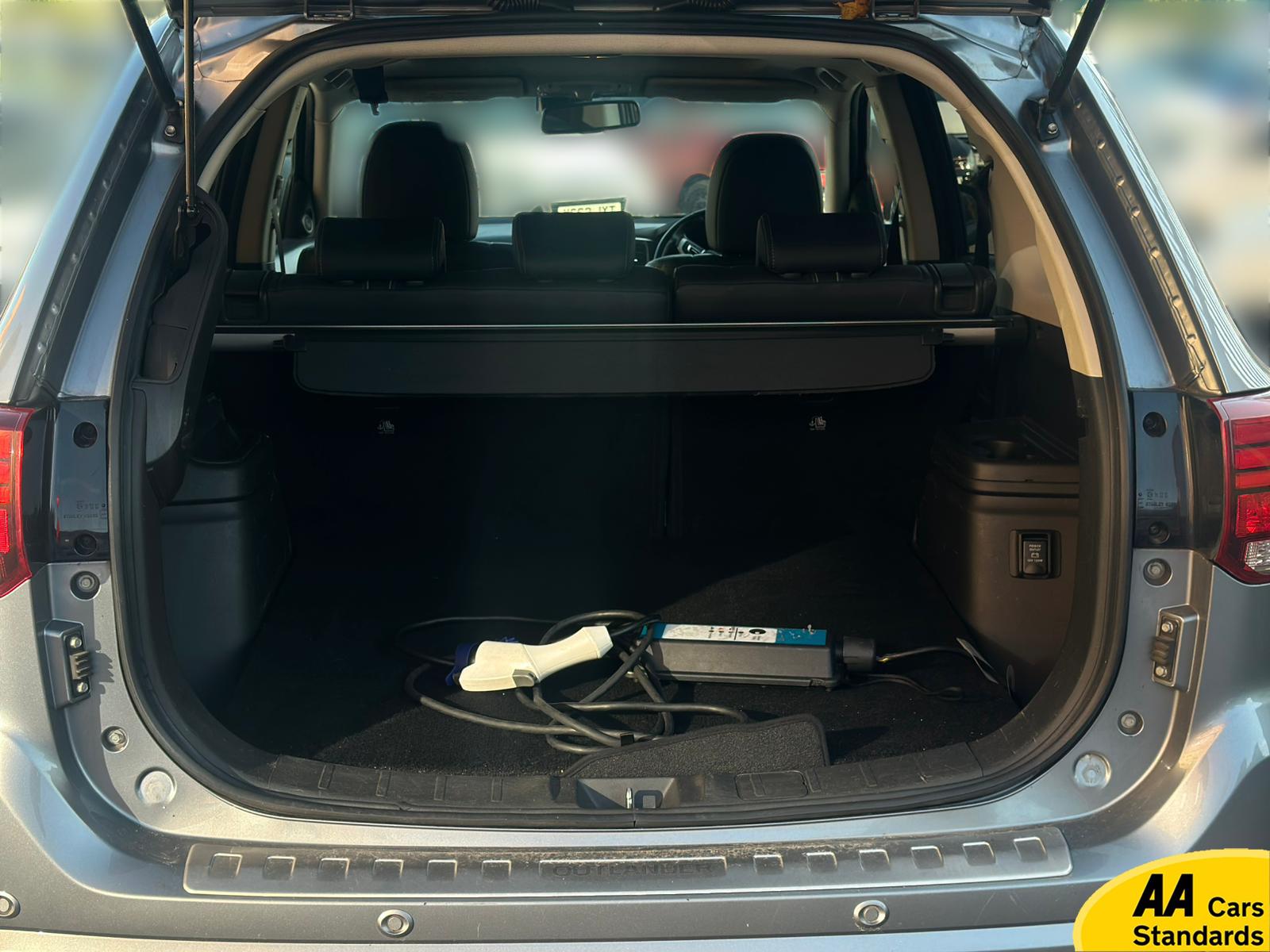 Mitsubishi Outlander 2.0h 12kWh GX4hs SUV 5dr Petrol Plug-in Hybrid CVT 4WD Euro 6 (s/s) (200 ps)