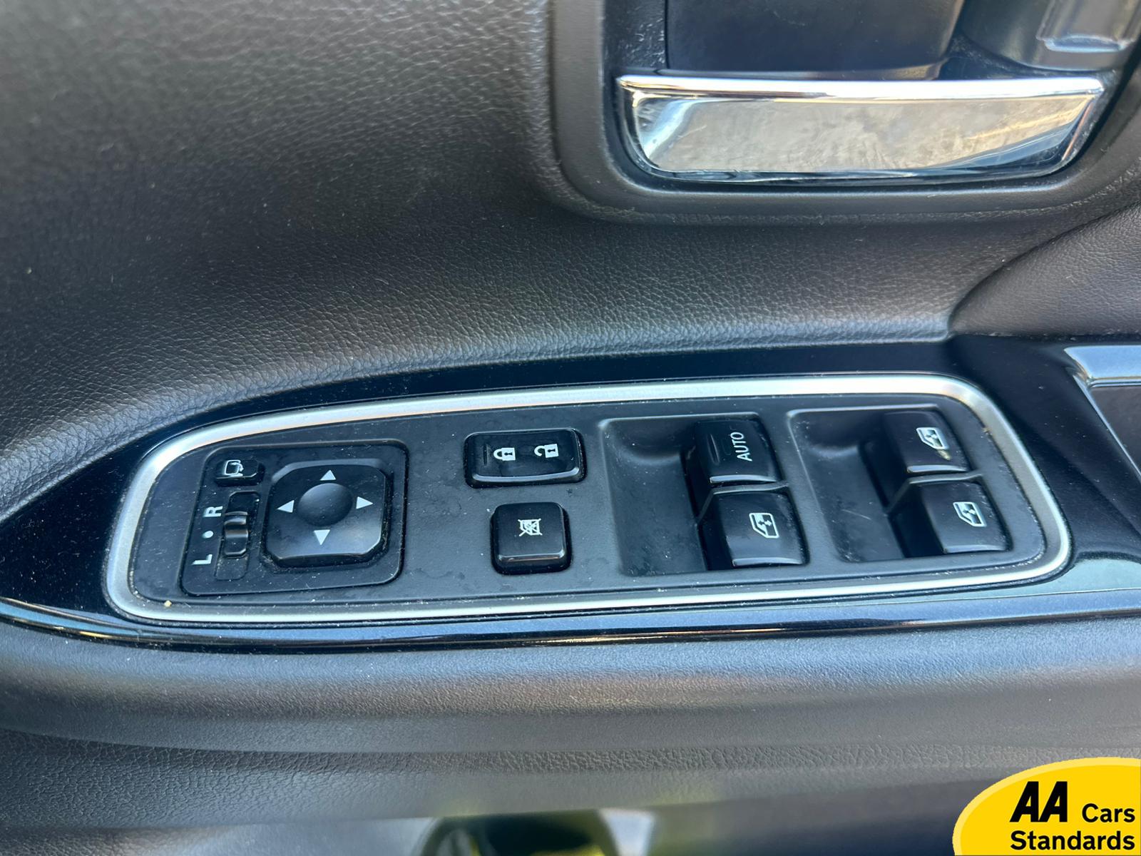 Mitsubishi Outlander 2.0h 12kWh GX4hs SUV 5dr Petrol Plug-in Hybrid CVT 4WD Euro 6 (s/s) (200 ps)