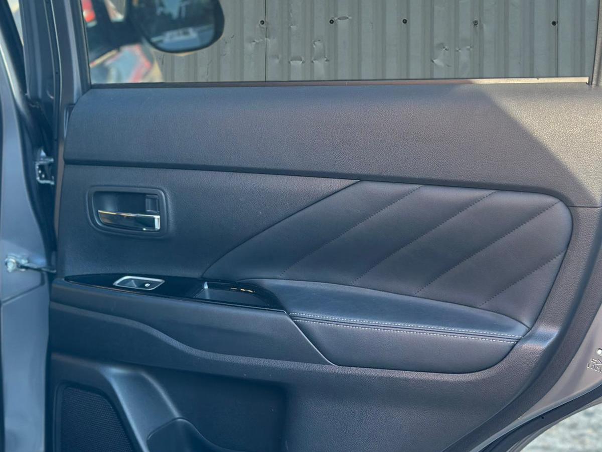 Mitsubishi Outlander 2.0h 12kWh GX4hs SUV 5dr Petrol Plug-in Hybrid CVT 4WD Euro 6 (s/s) (200 ps)