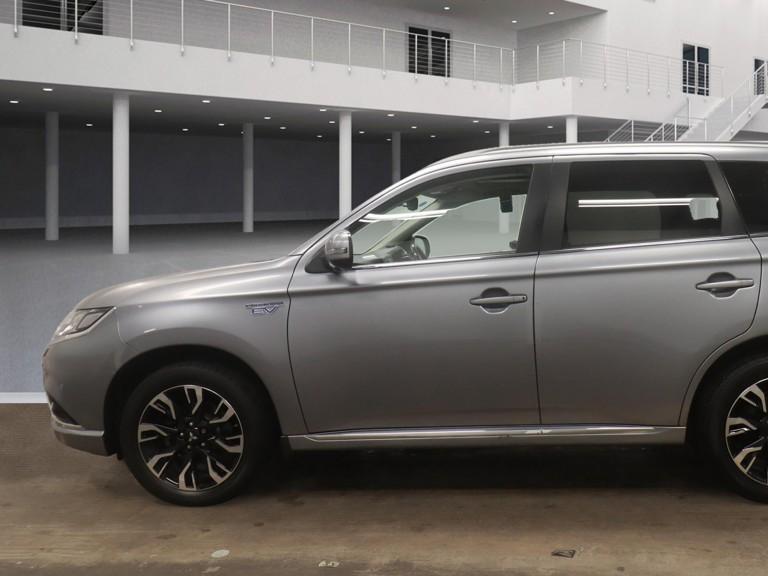 Mitsubishi Outlander 2.0h 12kWh GX4hs SUV 5dr Petrol Plug-in Hybrid CVT 4WD Euro 6 (s/s) (200 ps)