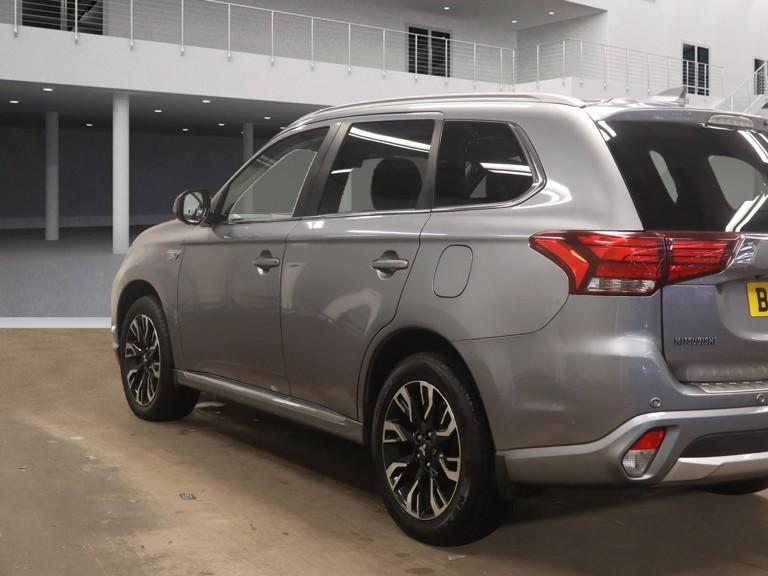 Mitsubishi Outlander 2.0h 12kWh GX4hs SUV 5dr Petrol Plug-in Hybrid CVT 4WD Euro 6 (s/s) (200 ps)