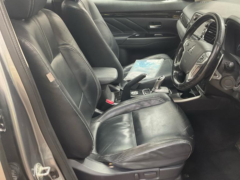 Mitsubishi Outlander 2.0h 12kWh GX4hs SUV 5dr Petrol Plug-in Hybrid CVT 4WD Euro 6 (s/s) (200 ps)