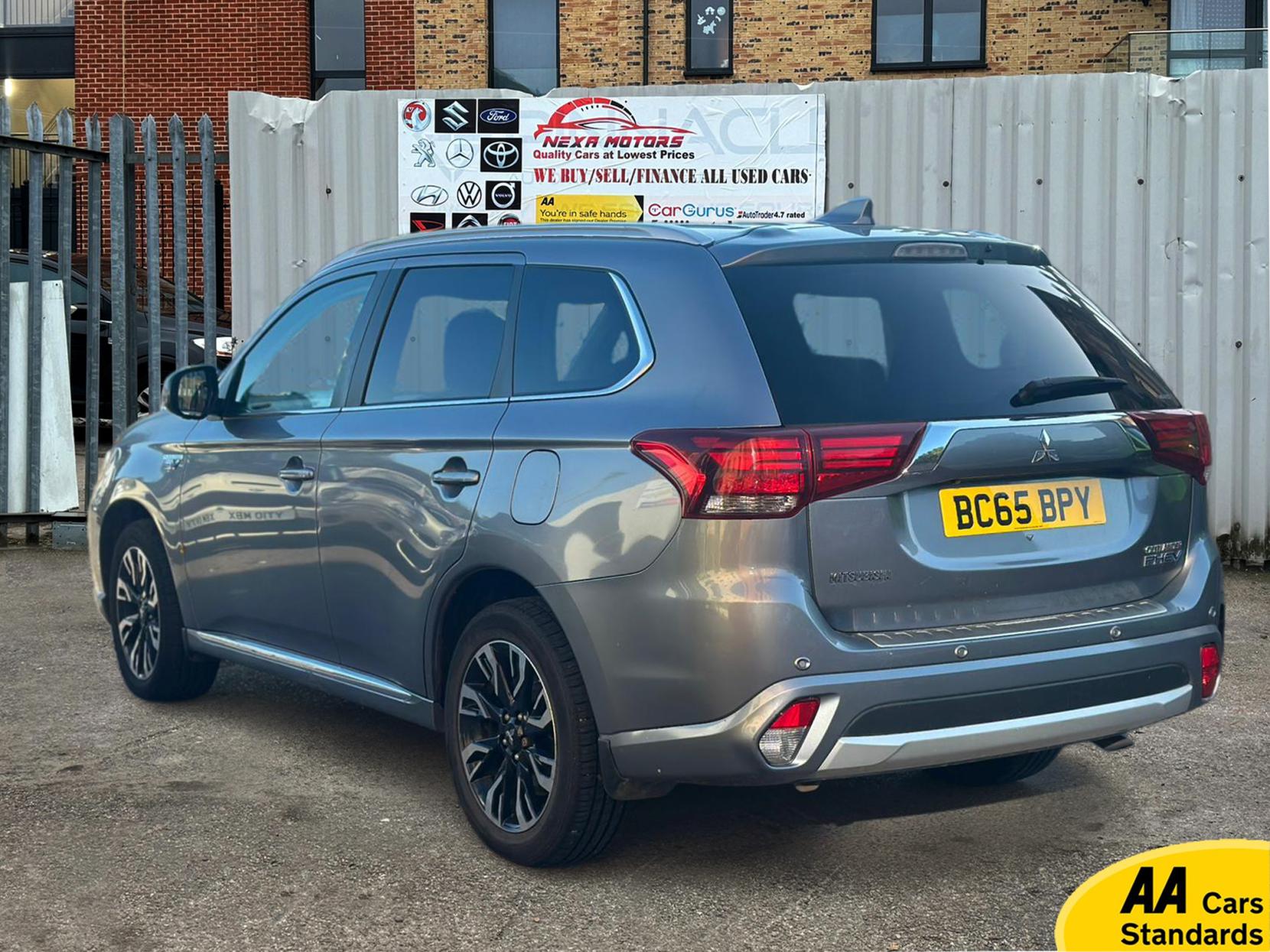 Mitsubishi Outlander 2.0h 12kWh GX4hs SUV 5dr Petrol Plug-in Hybrid CVT 4WD Euro 6 (s/s) (200 ps)