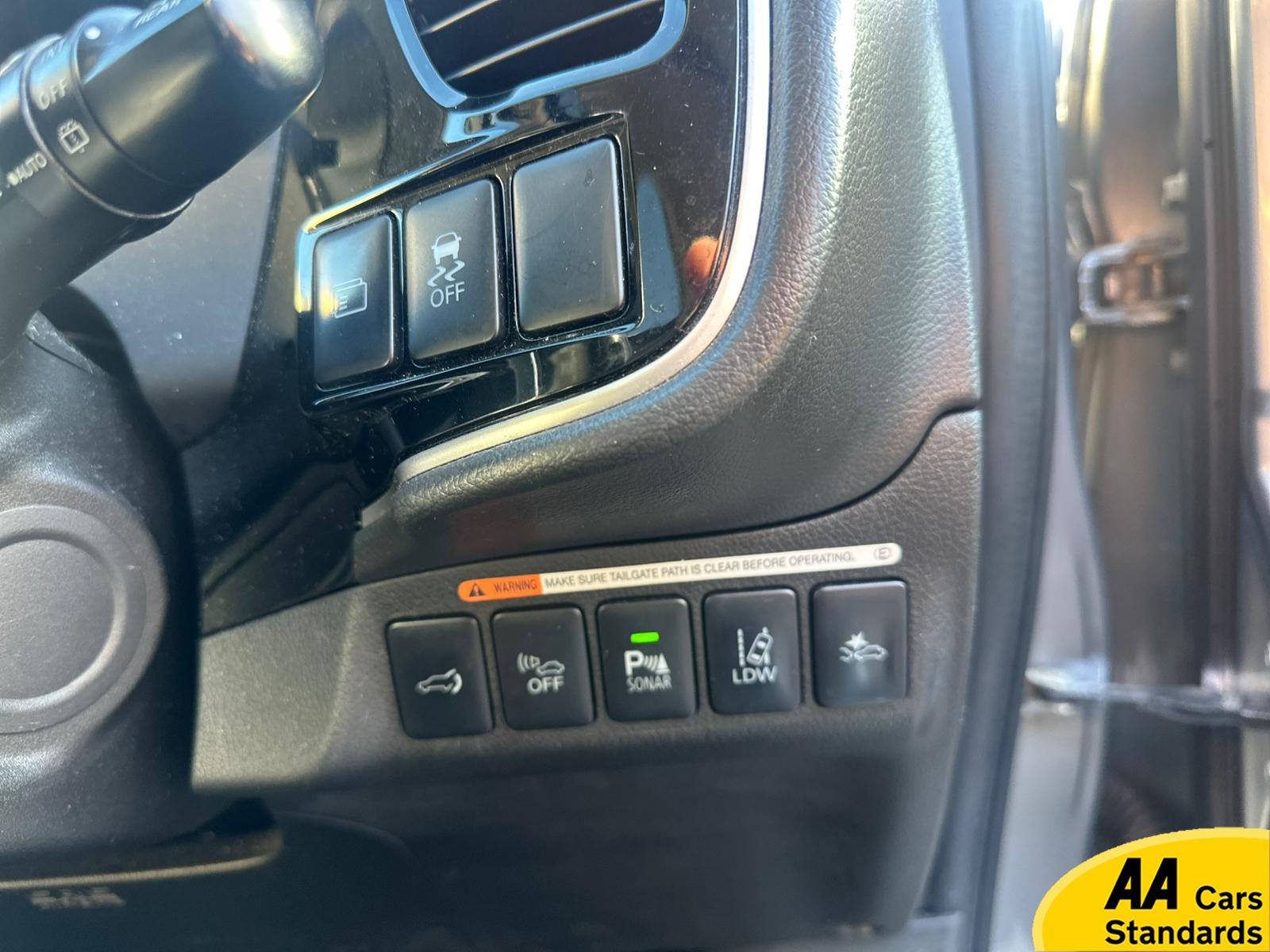 Mitsubishi Outlander 2.0h 12kWh GX4hs SUV 5dr Petrol Plug-in Hybrid CVT 4WD Euro 6 (s/s) (200 ps)