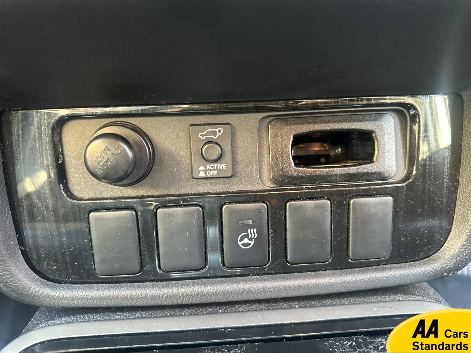 Mitsubishi Outlander 2.0h 12kWh GX4hs SUV 5dr Petrol Plug-in Hybrid CVT 4WD Euro 6 (s/s) (200 ps)